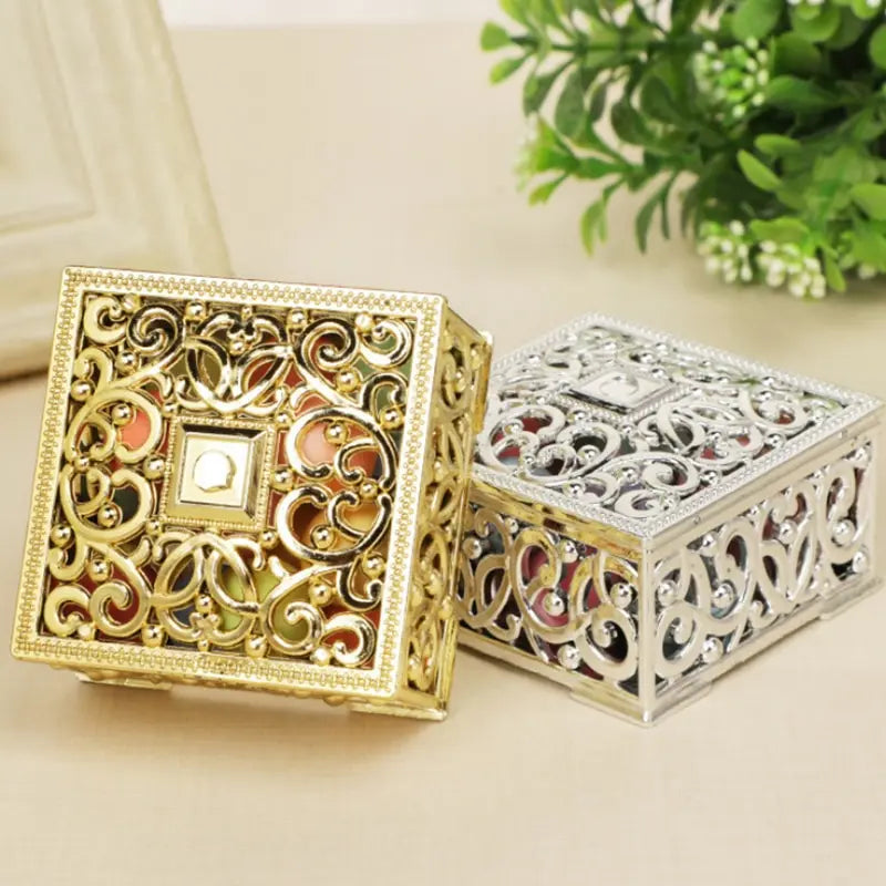 2 PCs Mini Treasure Storage Jewelry Box Silver-color Hollow Flower Pattern Jewelry Case Boxes for Necklace Earring Ring