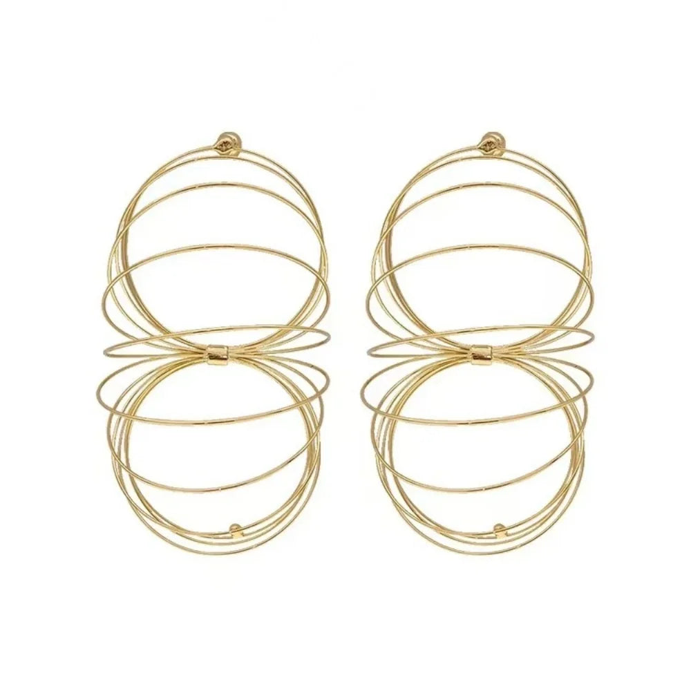 High-quality Fashion supermodel show earrings, gold color large hollow round long pendant earrings for women fashion earrings