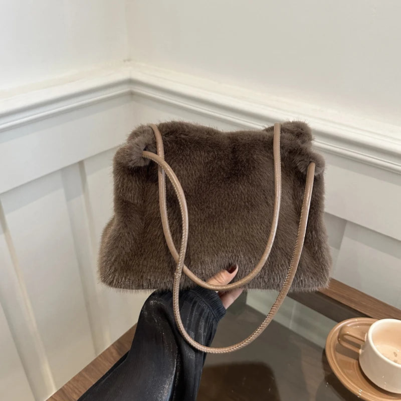 Plush Large-capacity Bag Women's Autumn and Winter New Simple Shoulder Underarm Bag Fashionable Fluff Bucket Handbag