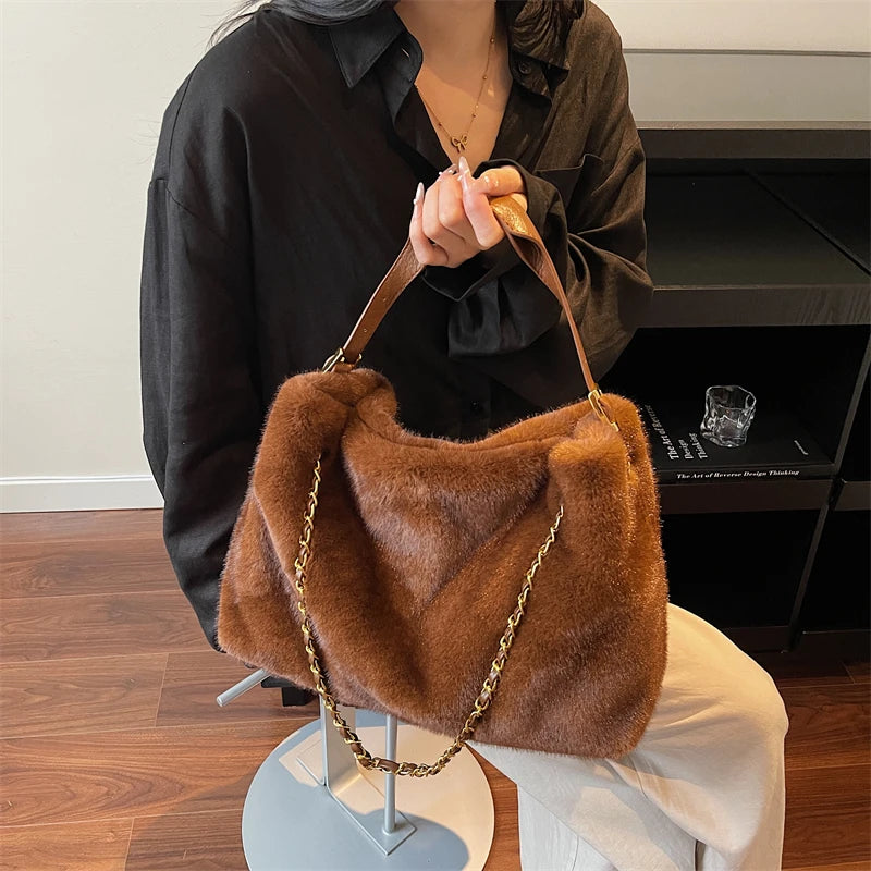 Retro Plush Bag for Women | Large Capacity Tote & Shoulder Handbag | Autumn & Winter Fashion, Versatile for Daily Commuting