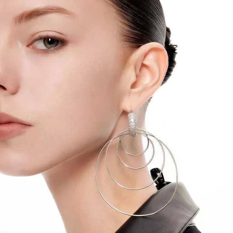 High-quality Fashion supermodel show earrings, gold color large hollow round long pendant earrings for women fashion earrings