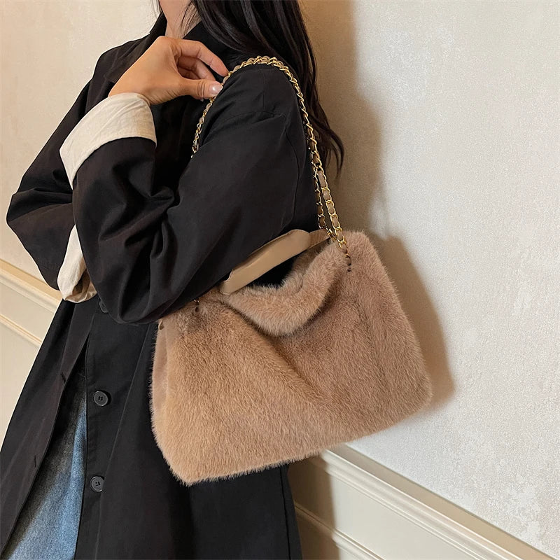 Retro Plush Bag for Women | Large Capacity Tote & Shoulder Handbag | Autumn & Winter Fashion, Versatile for Daily Commuting
